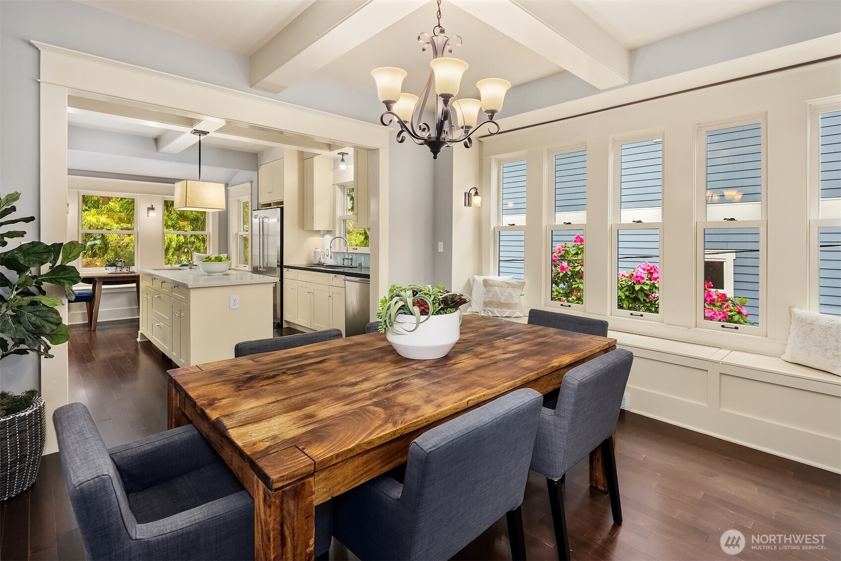 4018 2nd Avenue NE, Seattle, WA 98105