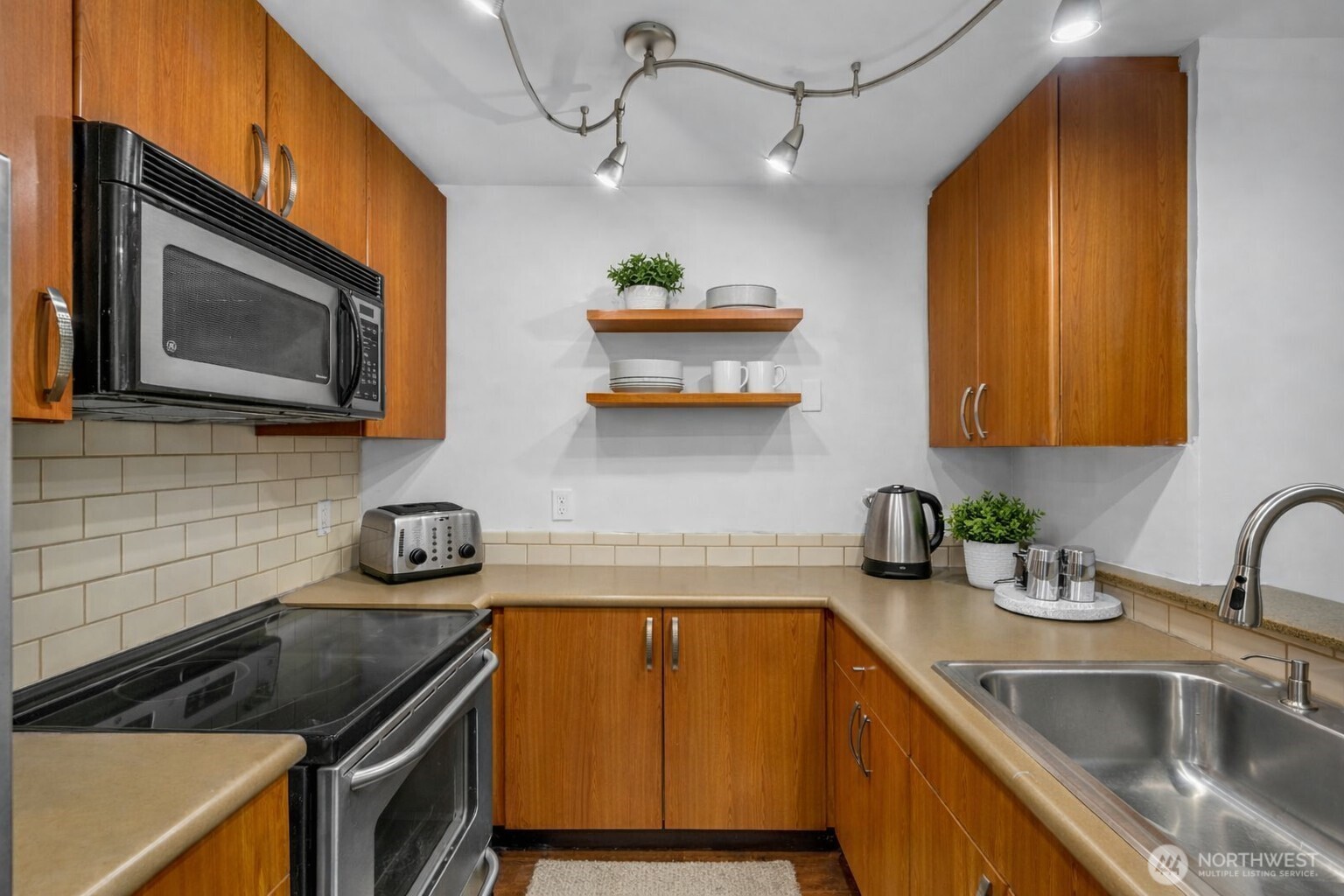 3401 Wallingford Avenue N #210, Seattle, WA 98103-9068