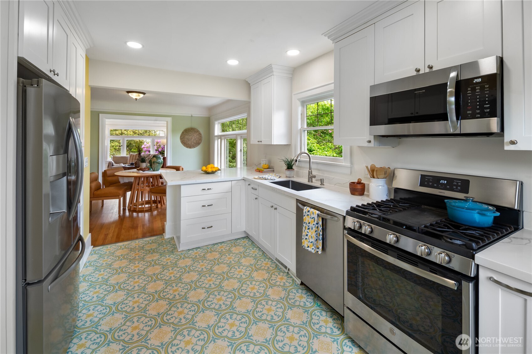 7529 32nd Avenue NW, Seattle, WA 98117