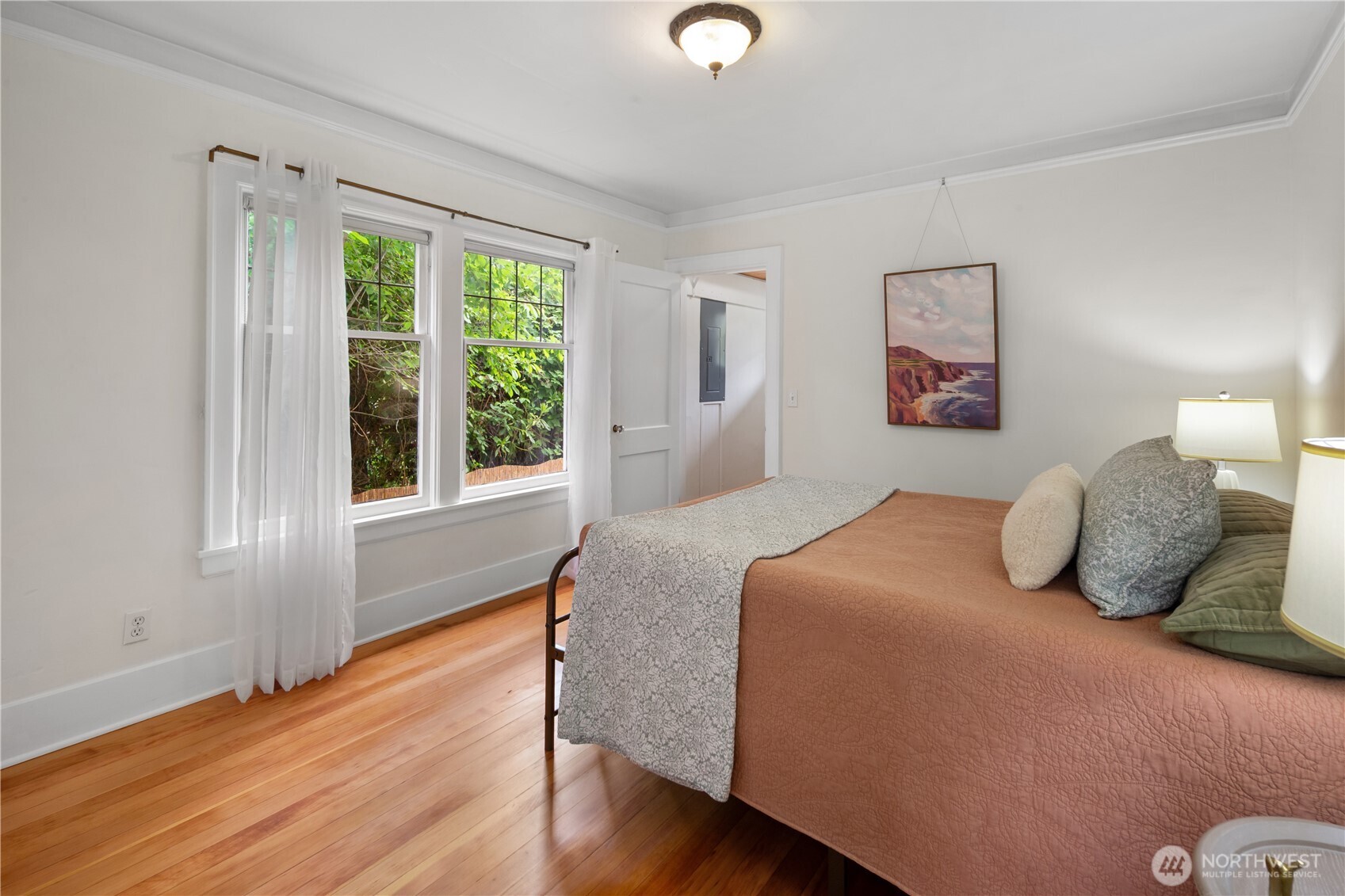 7529 32nd Avenue NW, Seattle, WA 98117