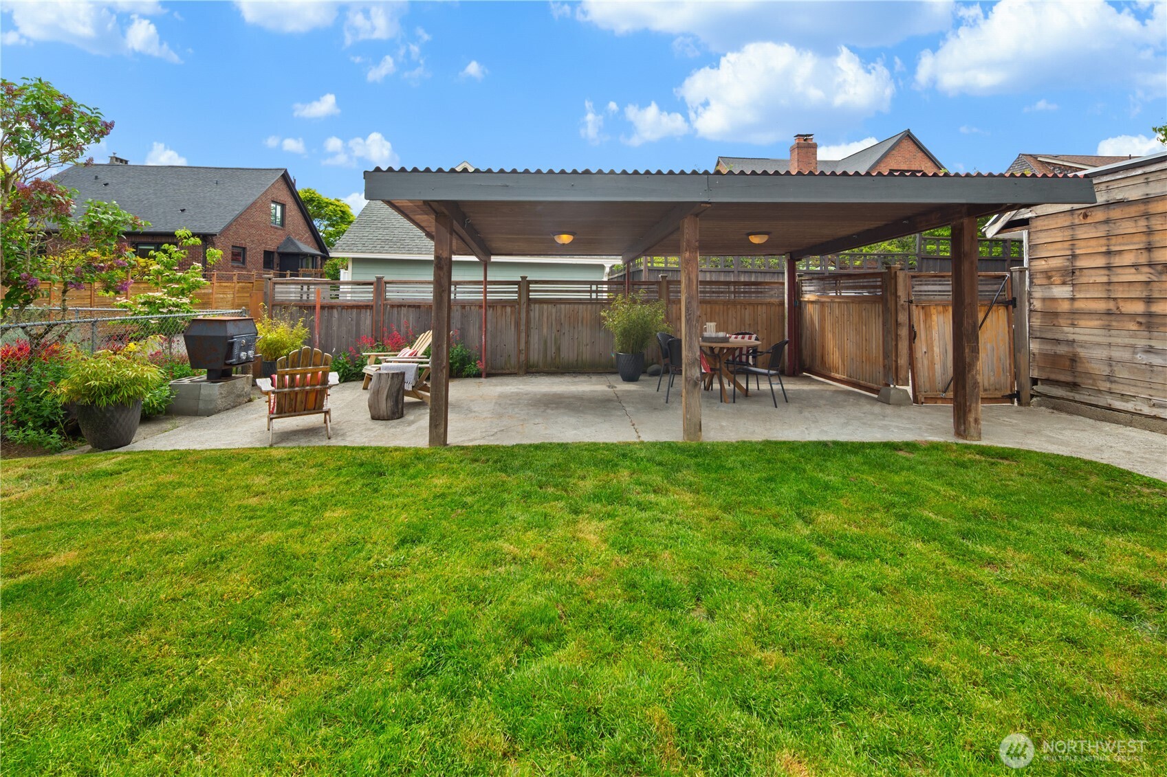 7529 32nd Avenue NW, Seattle, WA 98117