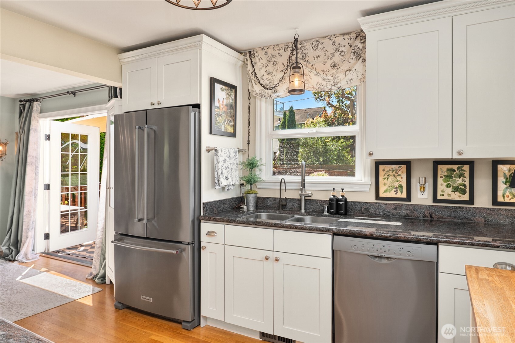 4409 SW Dawson Street , Seattle, WA 98136