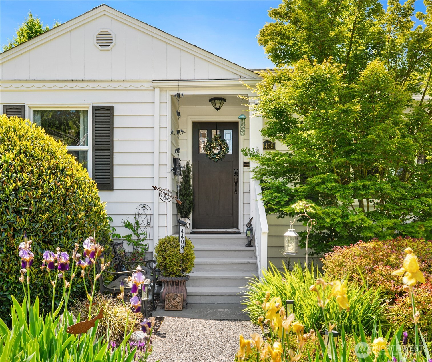 4409 SW Dawson Street , Seattle, WA 98136