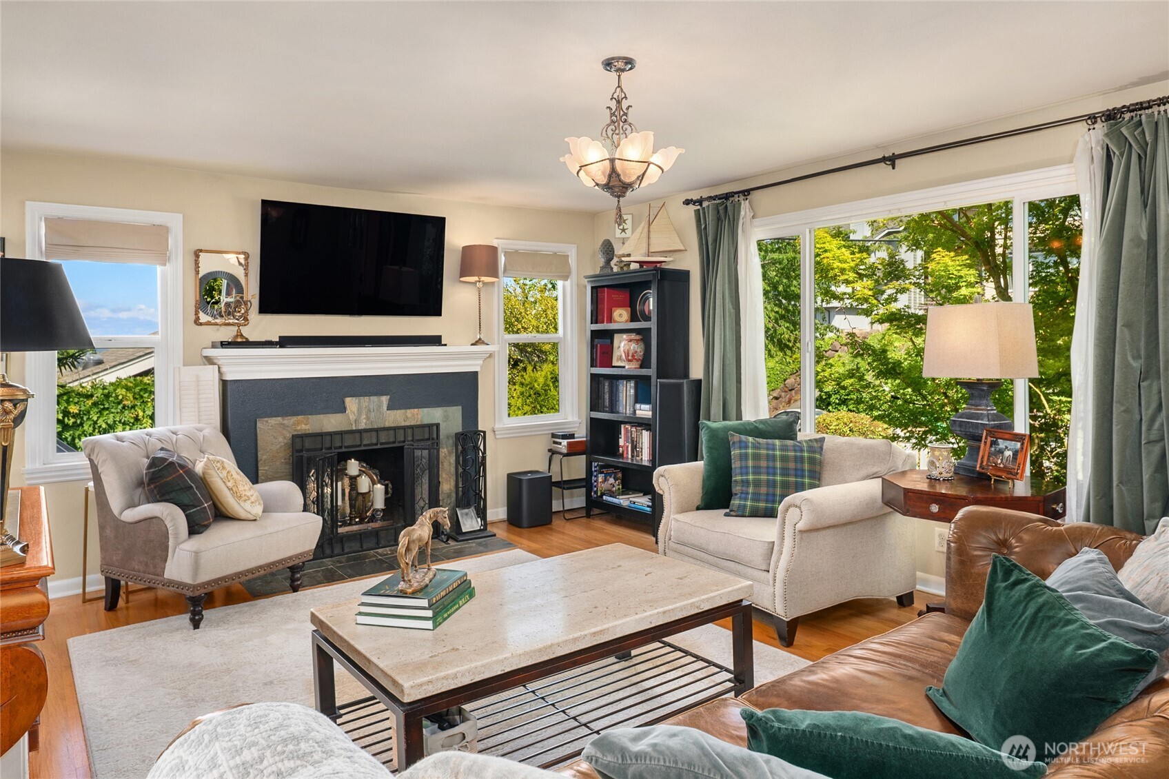 4409 SW Dawson Street , Seattle, WA 98136