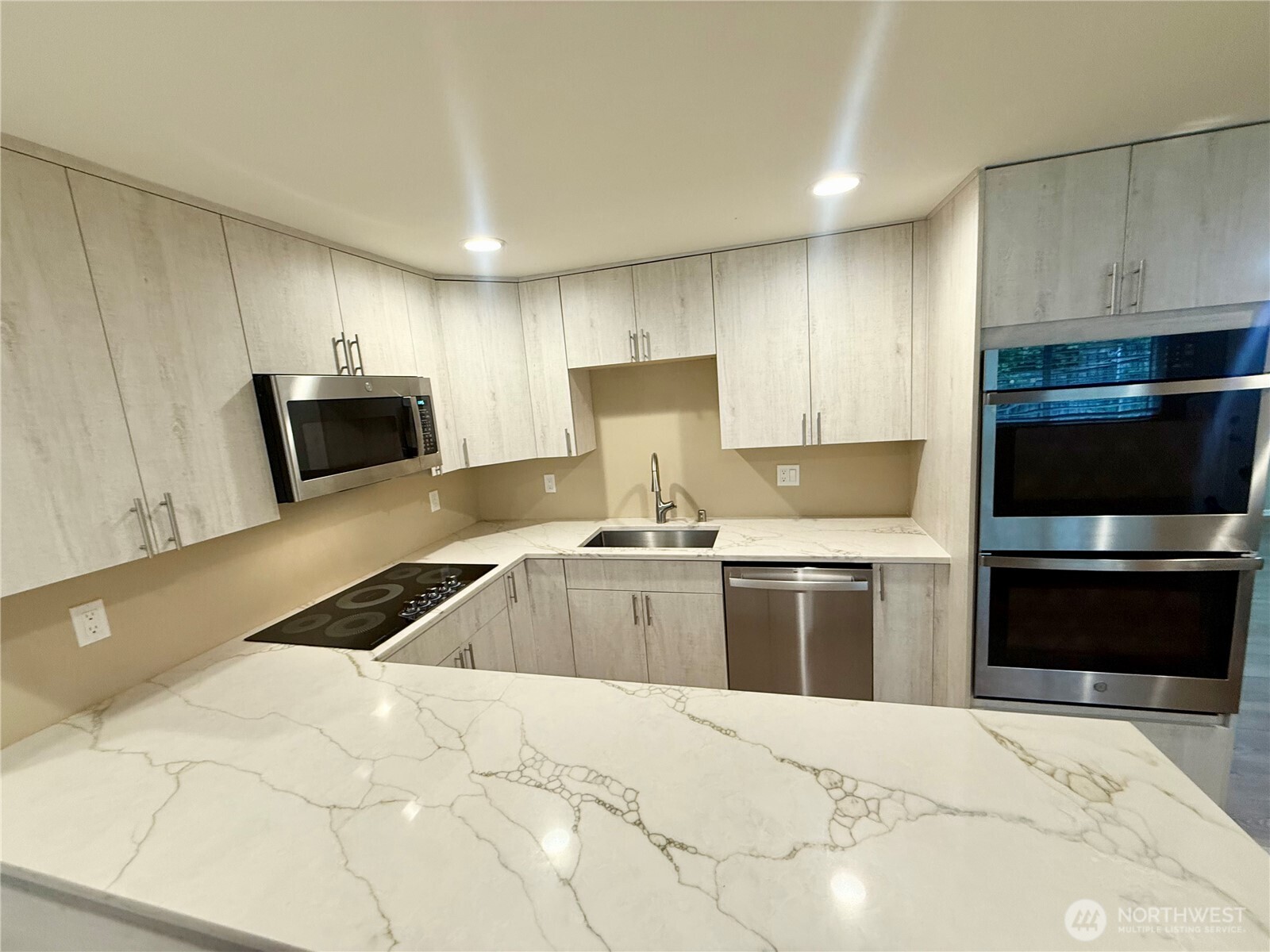 11049 18th Avenue SW, Seattle, WA 98146