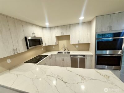11049 18th Avenue SW, Seattle, WA 98146 - Photo 15