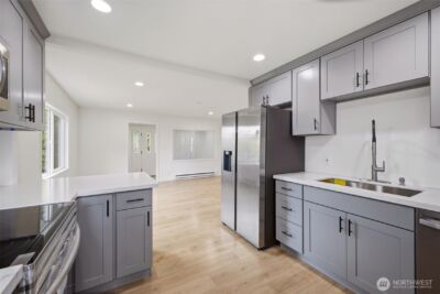 2604 S 122nd Street , Seattle, WA 98168 - Photo 8