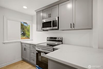 2604 S 122nd Street , Seattle, WA 98168 - Photo 9