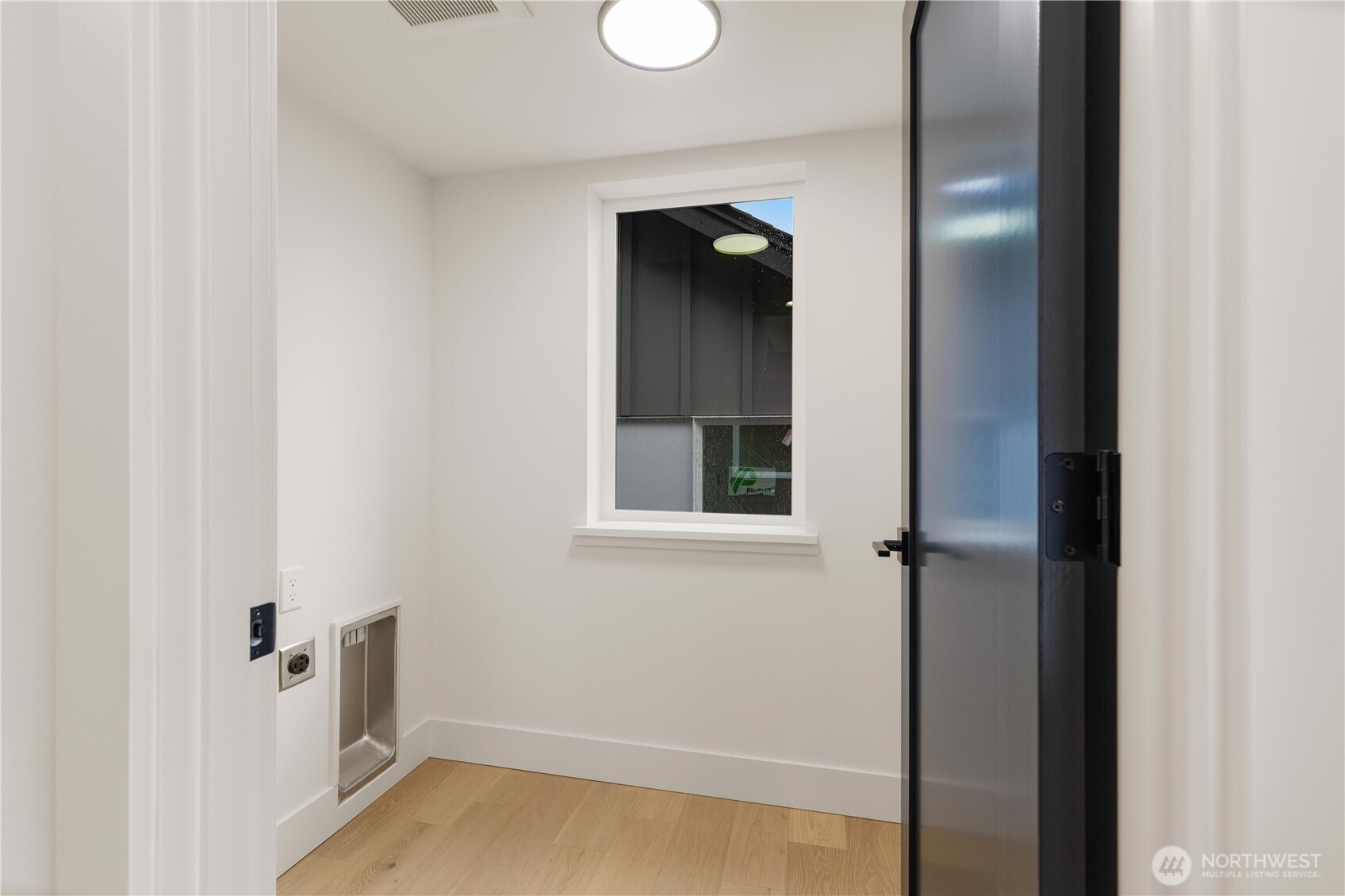 12032 Hiram Place NE, Seattle, WA 98125
