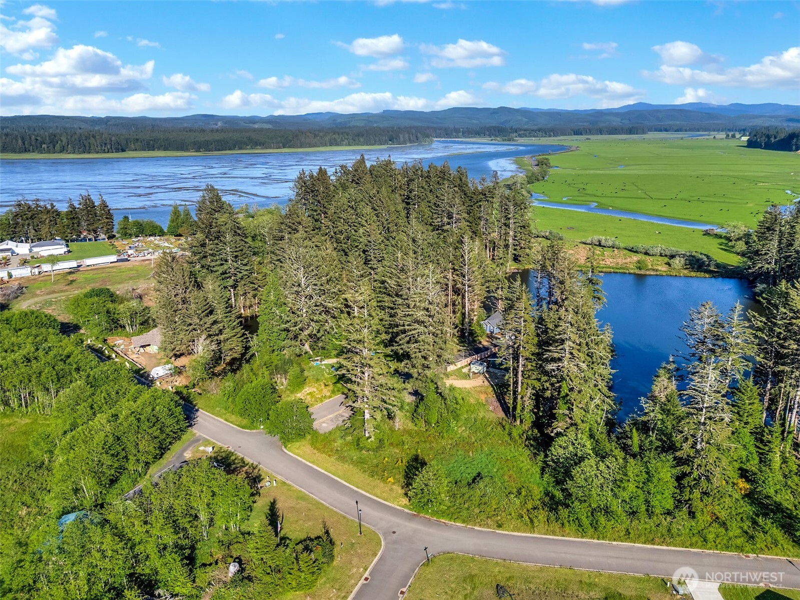 10 Sunrise Lane , South Bend, WA 98586