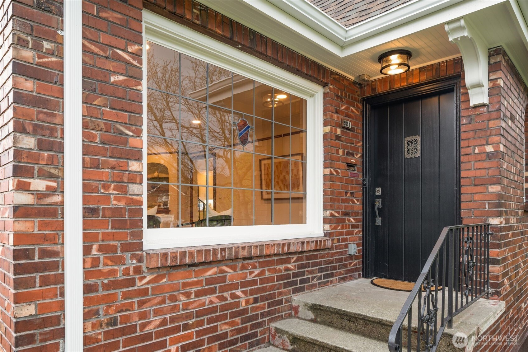 821 NW 57TH Street , Seattle, WA 98107-2831