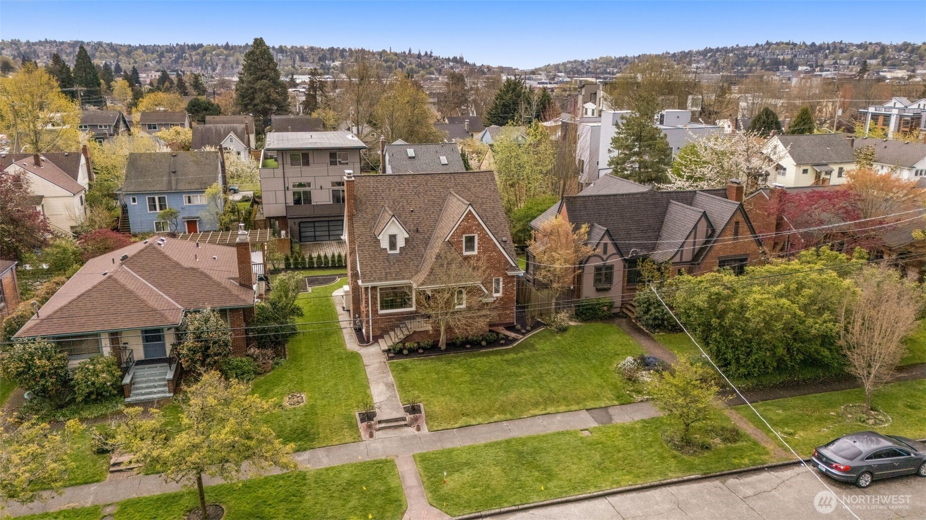 821 NW 57TH Street , Seattle, WA 98107-2831