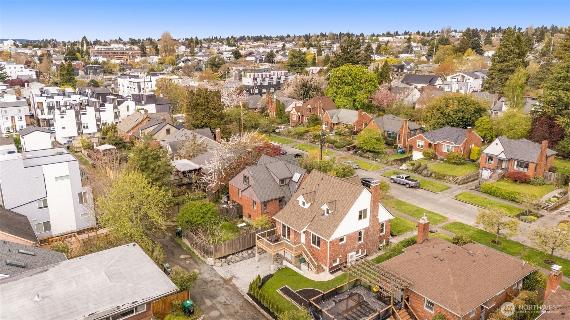 821 NW 57TH Street , Seattle, WA 98107-2831