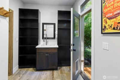 8587 Springridge Road NE, Bainbridge Island, WA 98110 - Photo 9