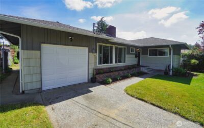 10746 63rd Avenue S, Seattle, WA 98178 - Photo 2