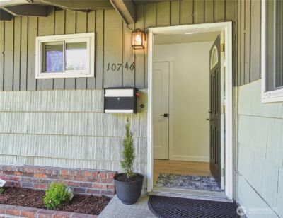 10746 63rd Avenue S, Seattle, WA 98178 - Photo 3