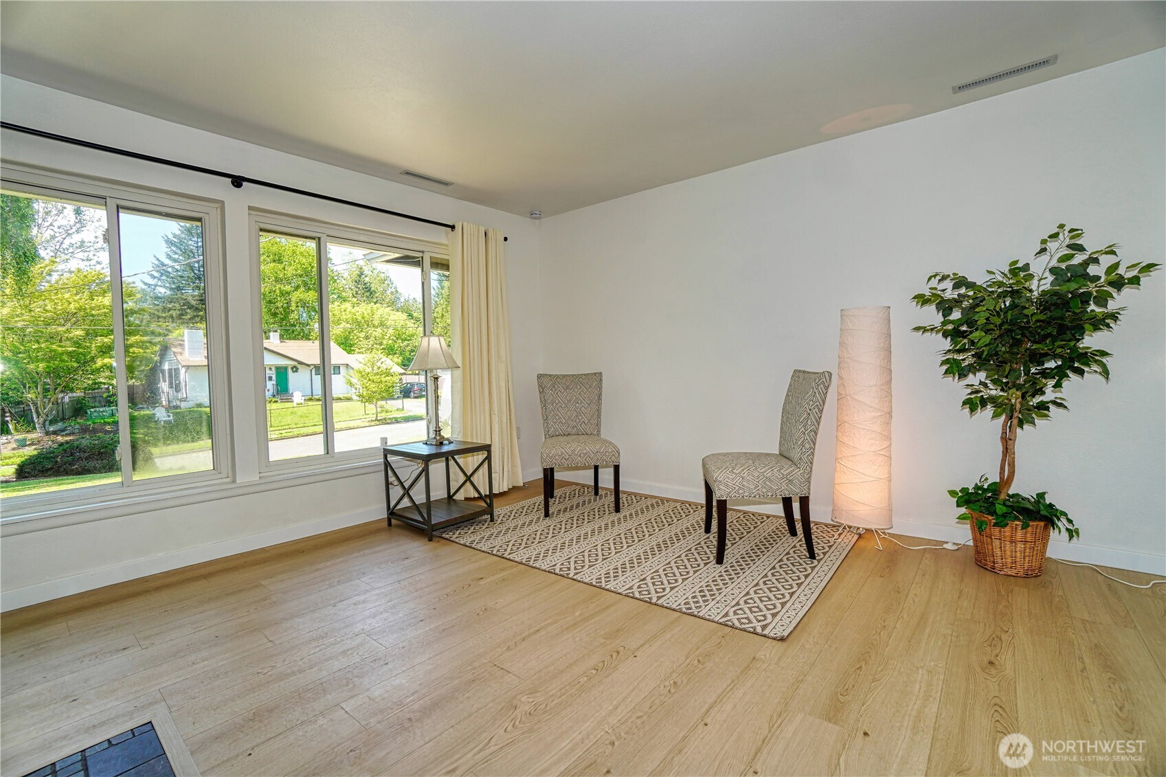 10746 63rd Avenue S, Seattle, WA 98178
