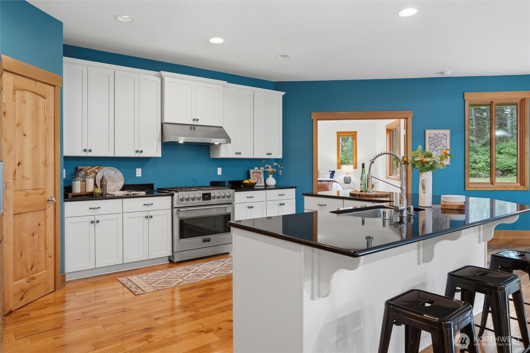 8283 NE 360th Street , Kingston, WA 98346