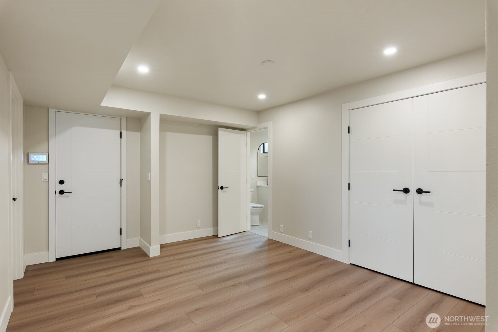 2425 NW Blue Ridge Drive , Seattle, WA 98177