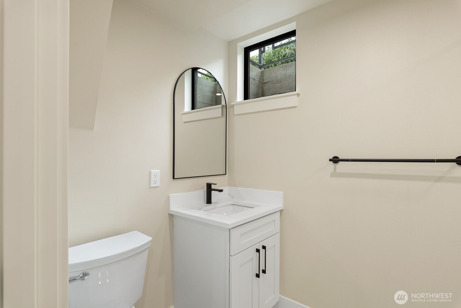 2425 NW Blue Ridge Drive , Seattle, WA 98177