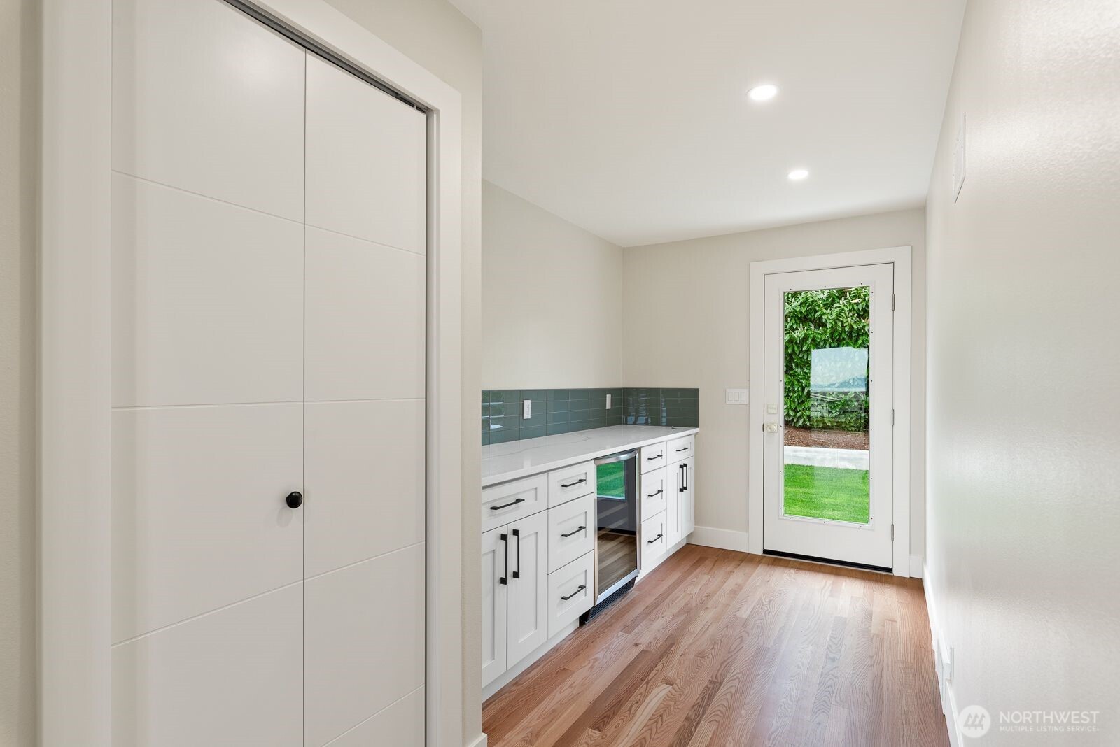 2425 NW Blue Ridge Drive , Seattle, WA 98177
