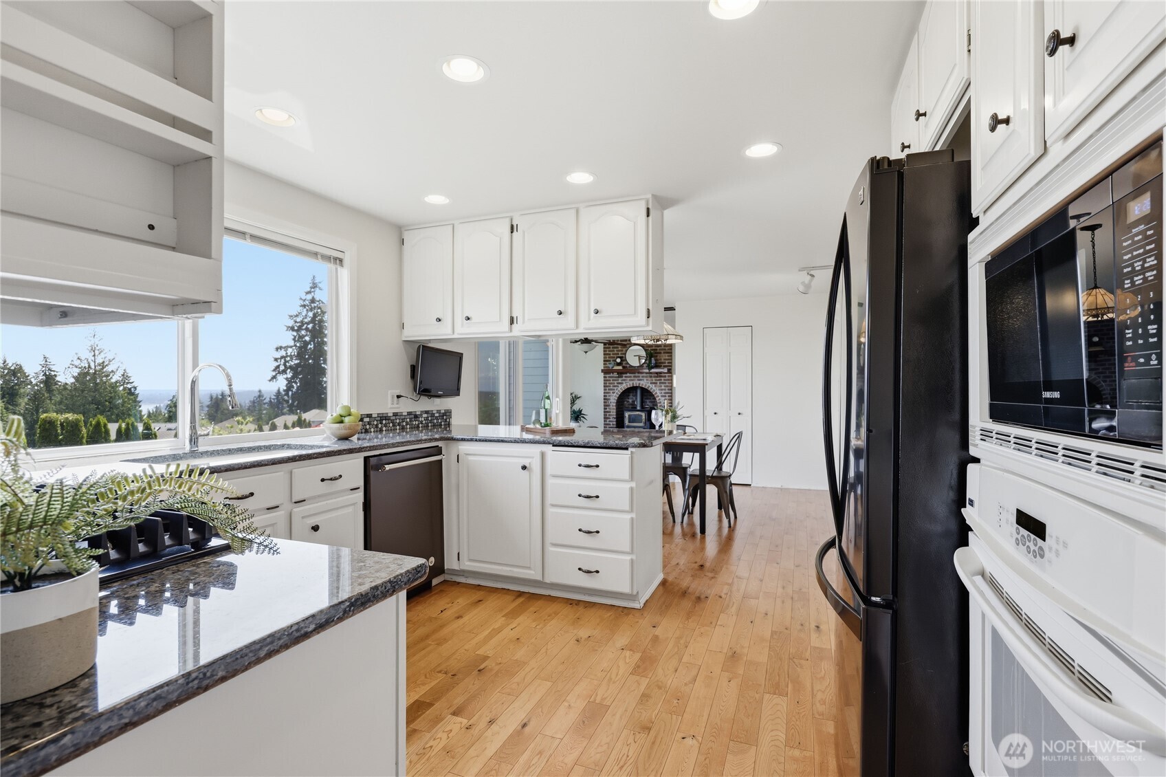 7966 Emery Boulevard NW, Silverdale, WA 98383
