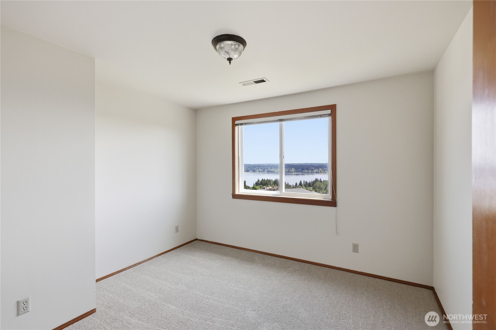 7966 Emery Boulevard NW, Silverdale, WA 98383