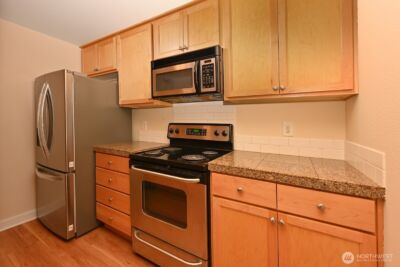 301 W Raye Street #106, Seattle, WA 98119 - Photo 11