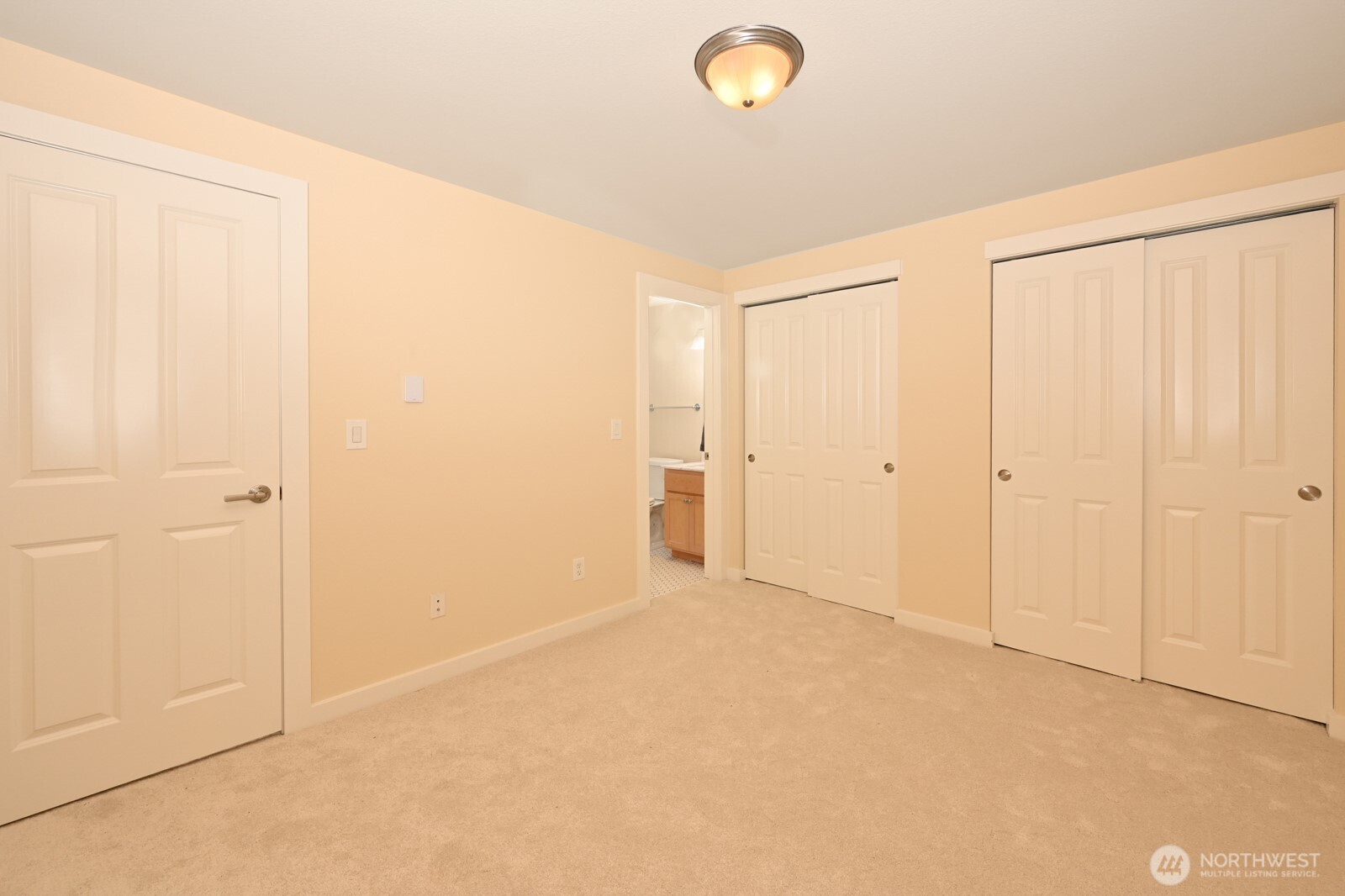 301 W Raye Street #106, Seattle, WA 98119