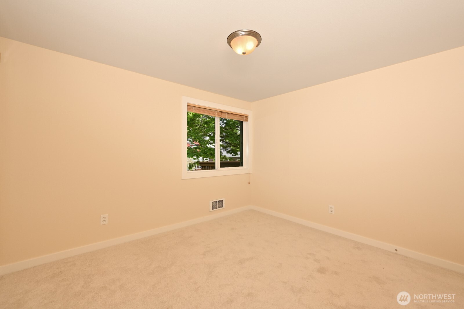 301 W Raye Street #106, Seattle, WA 98119