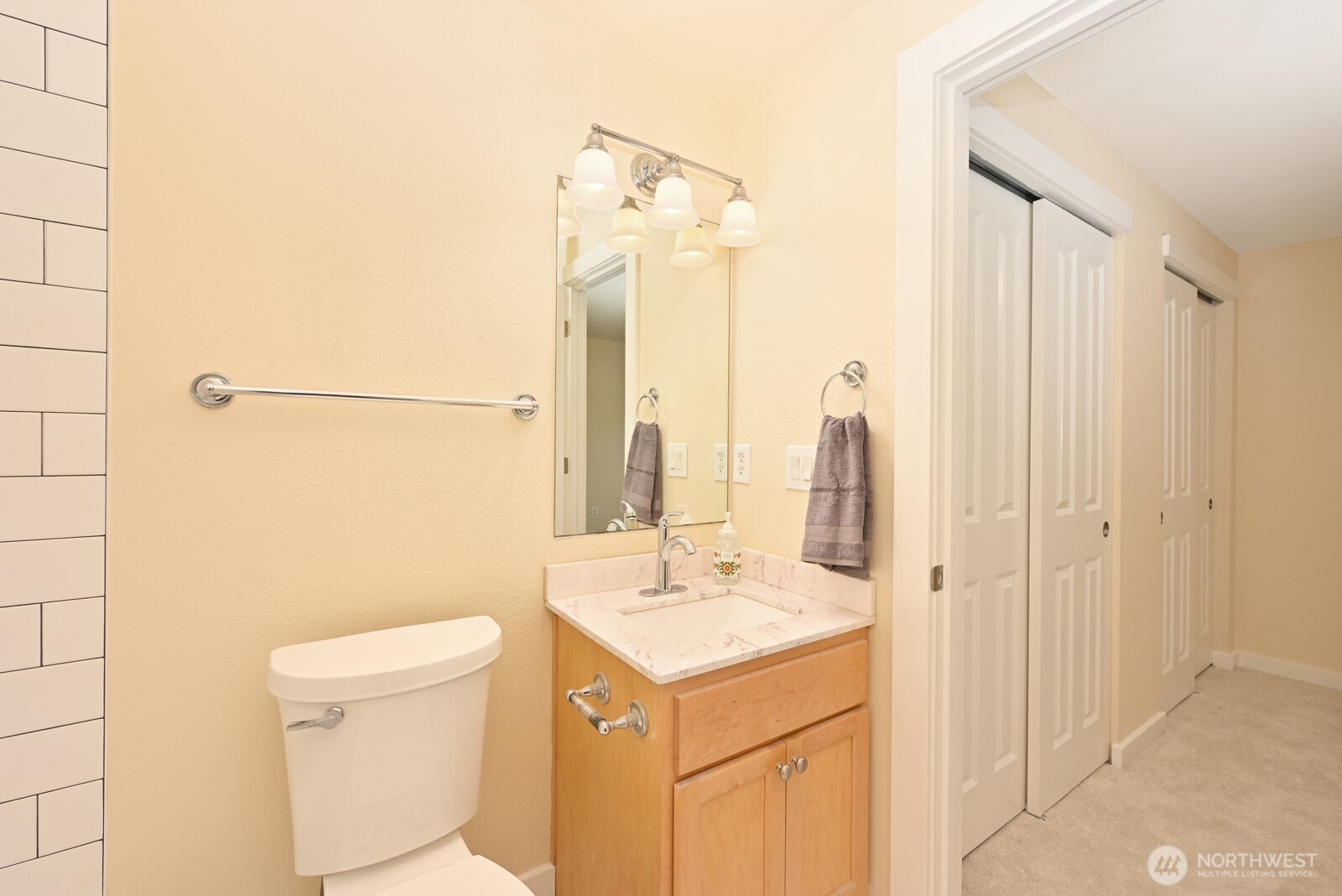 301 W Raye Street #106, Seattle, WA 98119