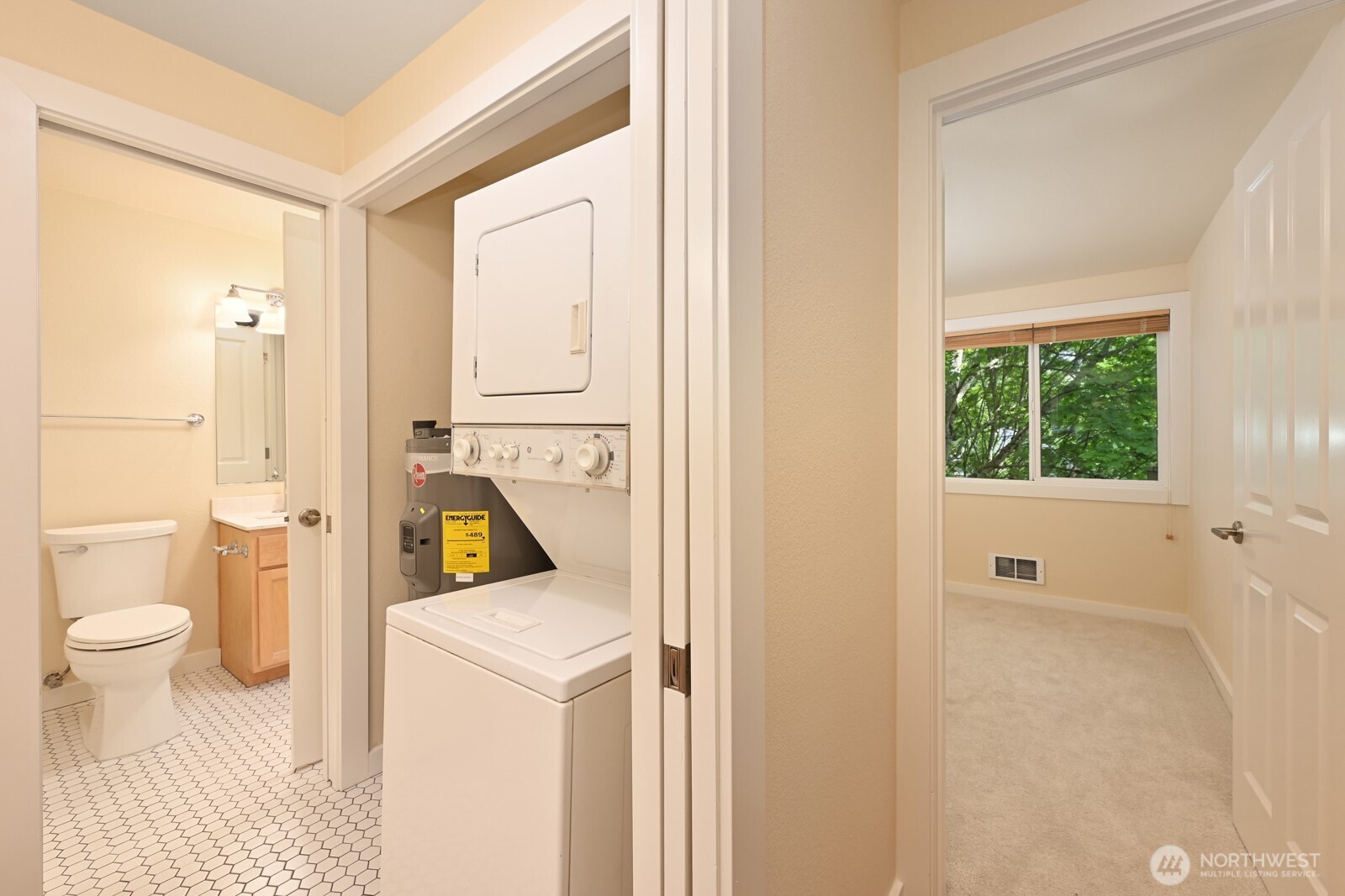 301 W Raye Street #106, Seattle, WA 98119