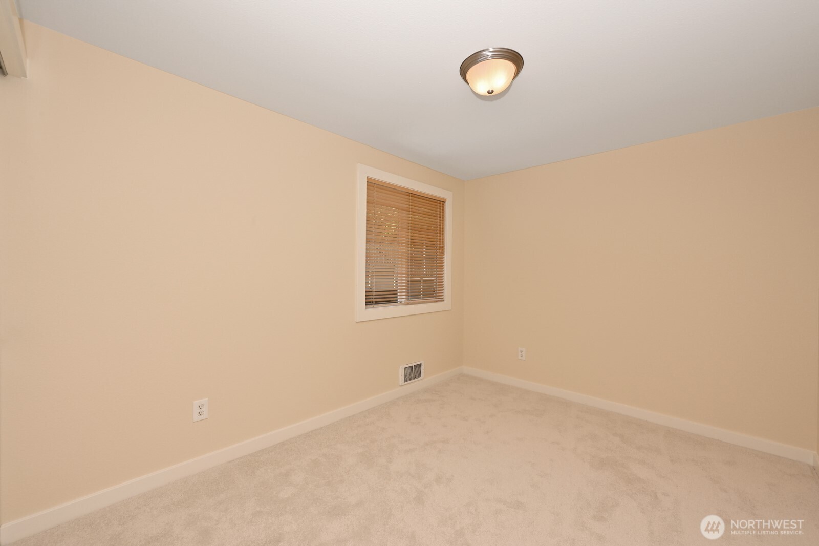 301 W Raye Street #106, Seattle, WA 98119