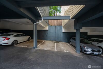 301 W Raye Street #106, Seattle, WA 98119 - Photo 32
