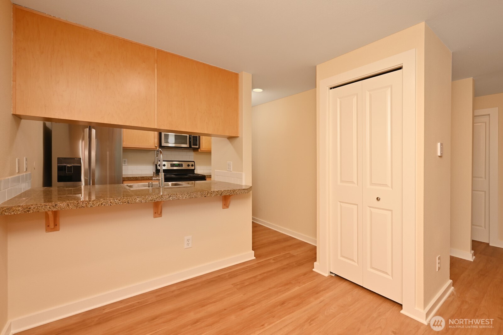 301 W Raye Street #106, Seattle, WA 98119