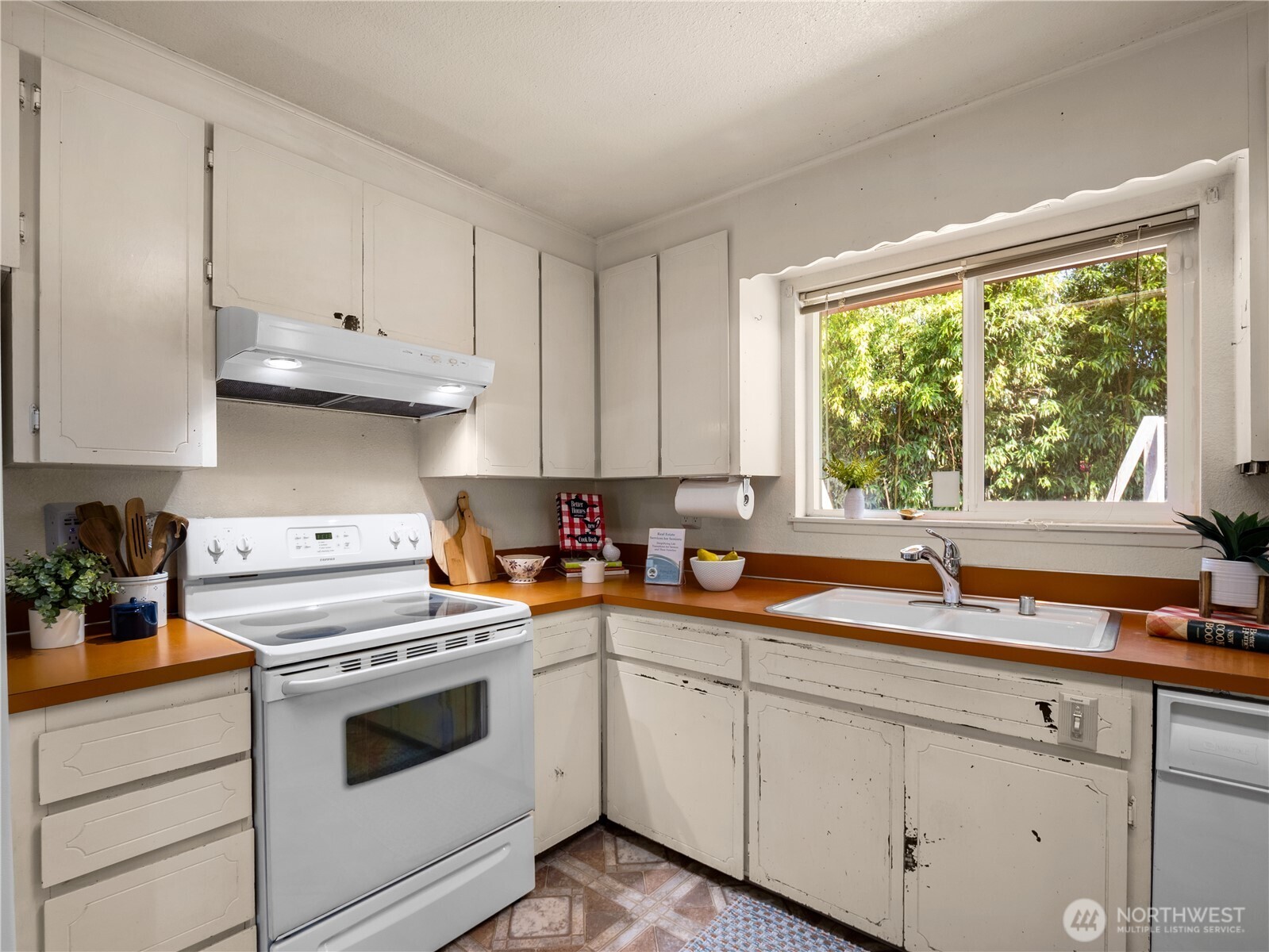 4915 N 37th Street , Tacoma, WA 98407