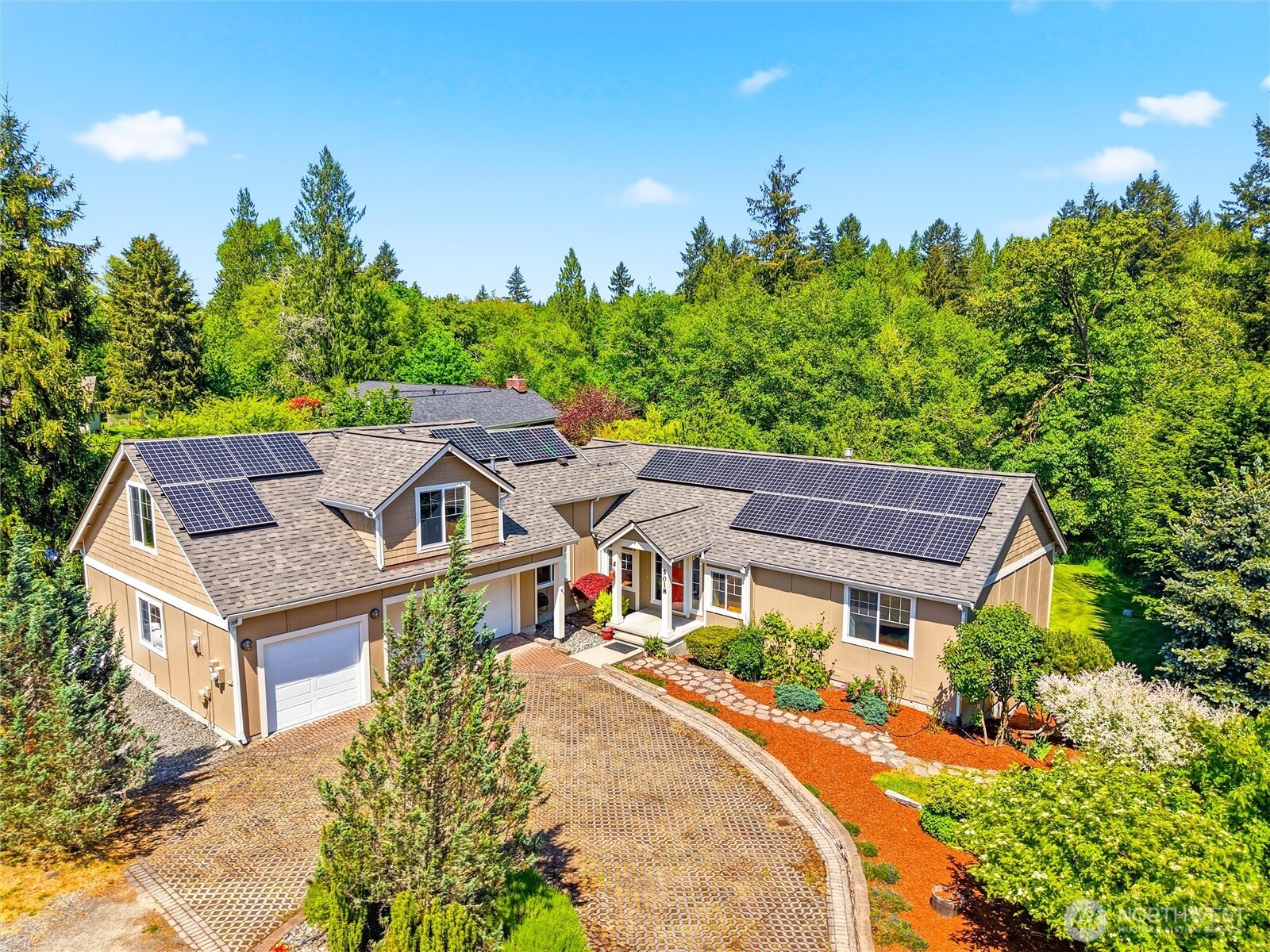 5018 Pleasant Glade Road NE, Olympia, WA 98516
