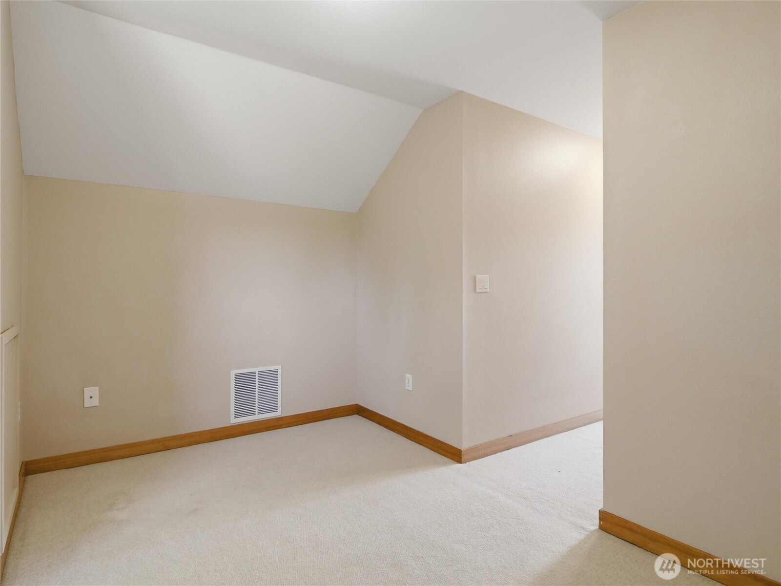 5018 Pleasant Glade Road NE, Olympia, WA 98516