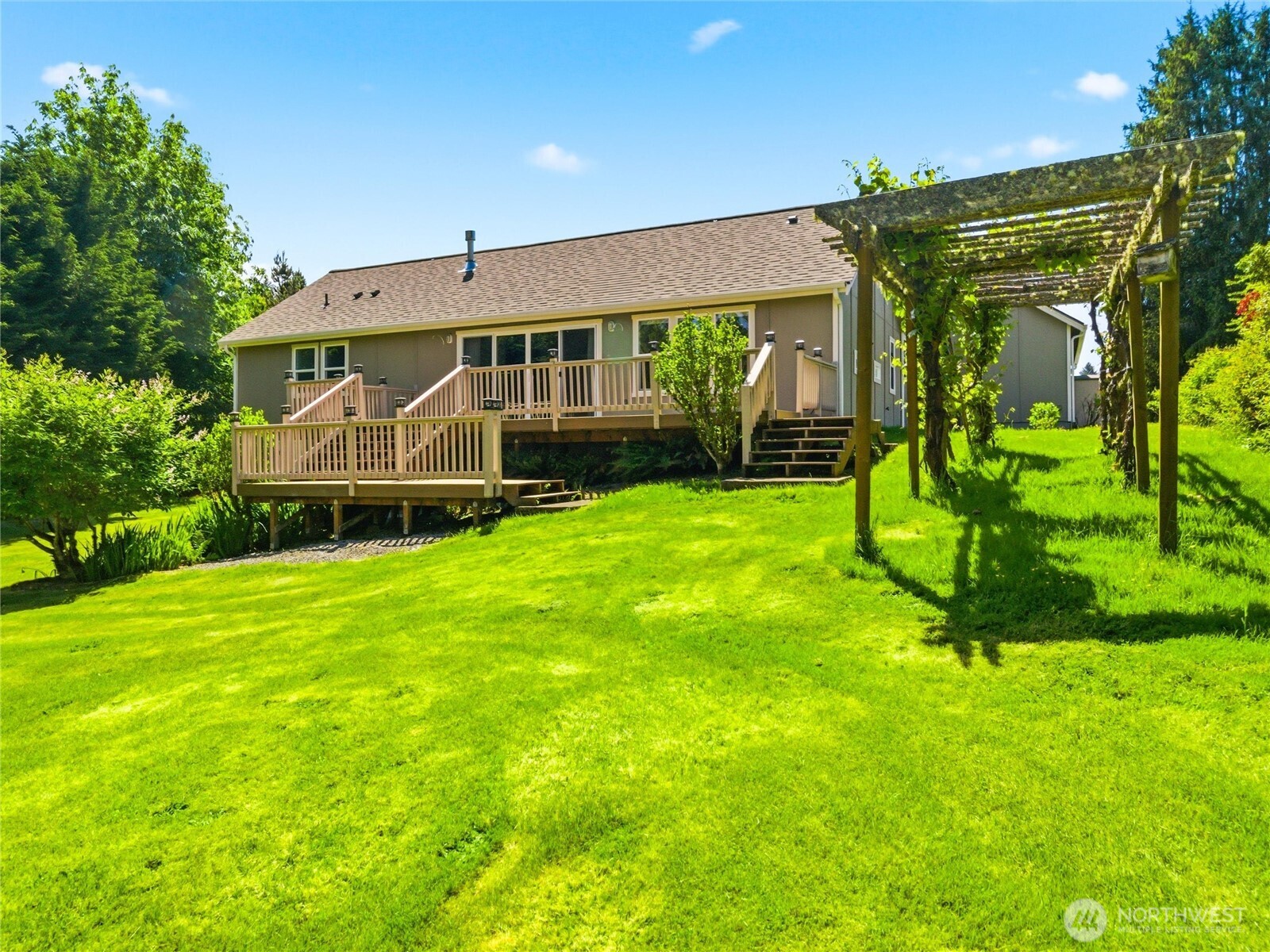 5018 Pleasant Glade Road NE, Olympia, WA 98516