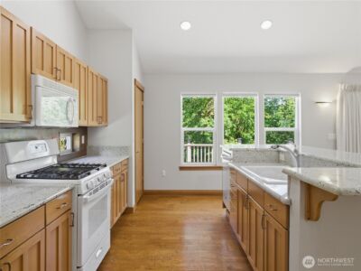 5018 Pleasant Glade Road NE, Olympia, WA 98516 - Photo 10