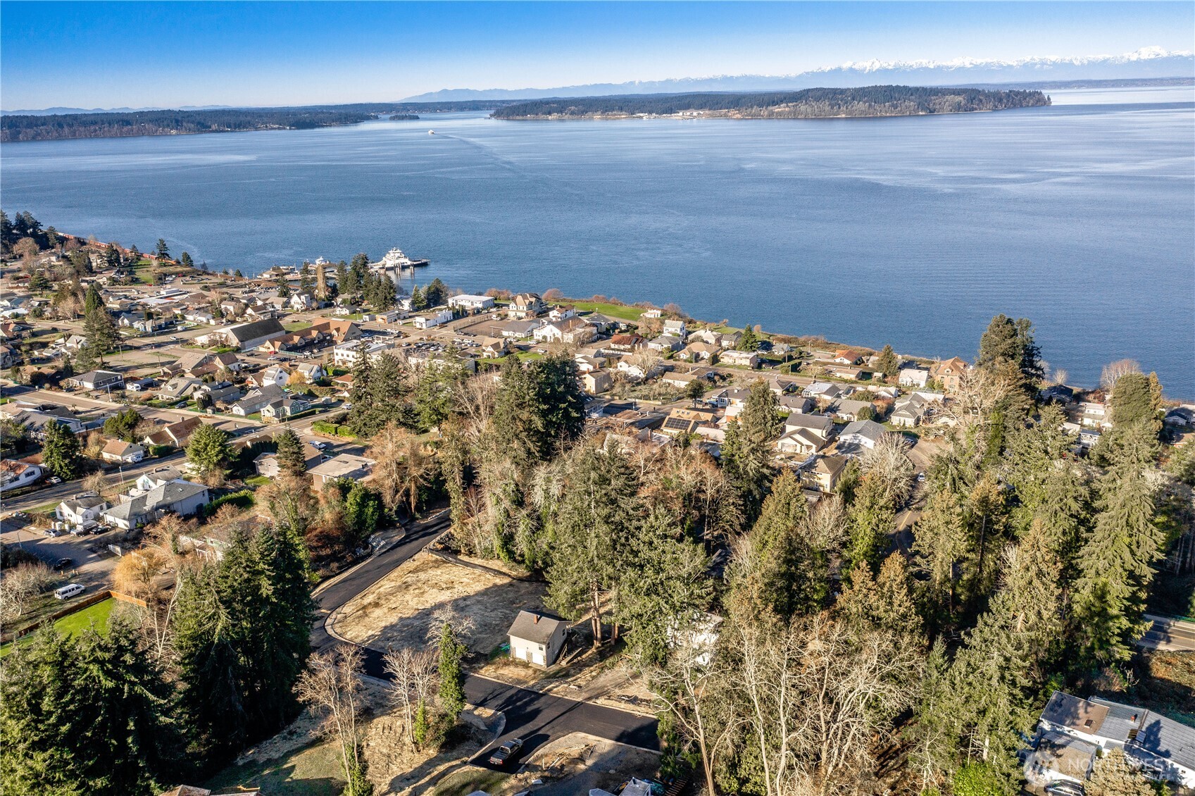 2005 Nisqually Street , Steilacoom, WA 98388