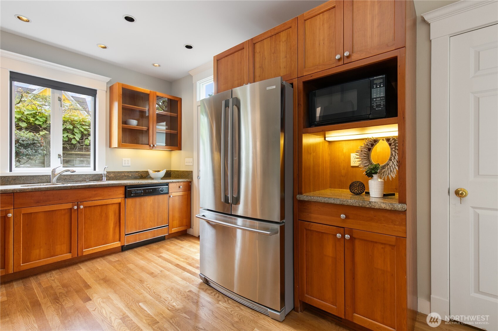 2202 E John Street , Seattle, WA 98112-5334