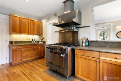 2202 E John Street , Seattle, WA 98112-5334 - Photo 14