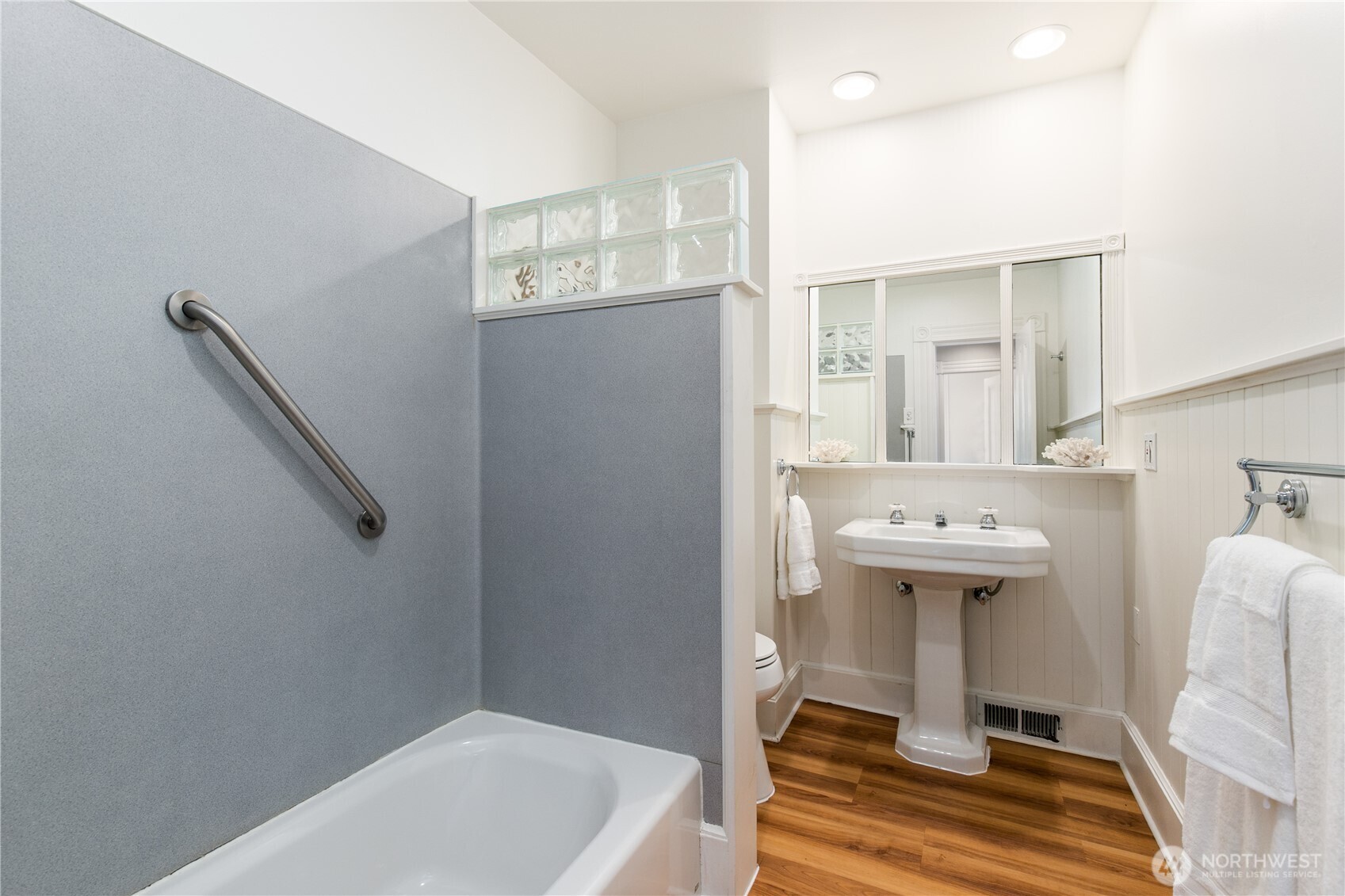 2202 E John Street , Seattle, WA 98112-5334