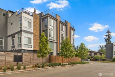 12002 31st Avenue NE, Seattle, WA 98125 - Photo 2
