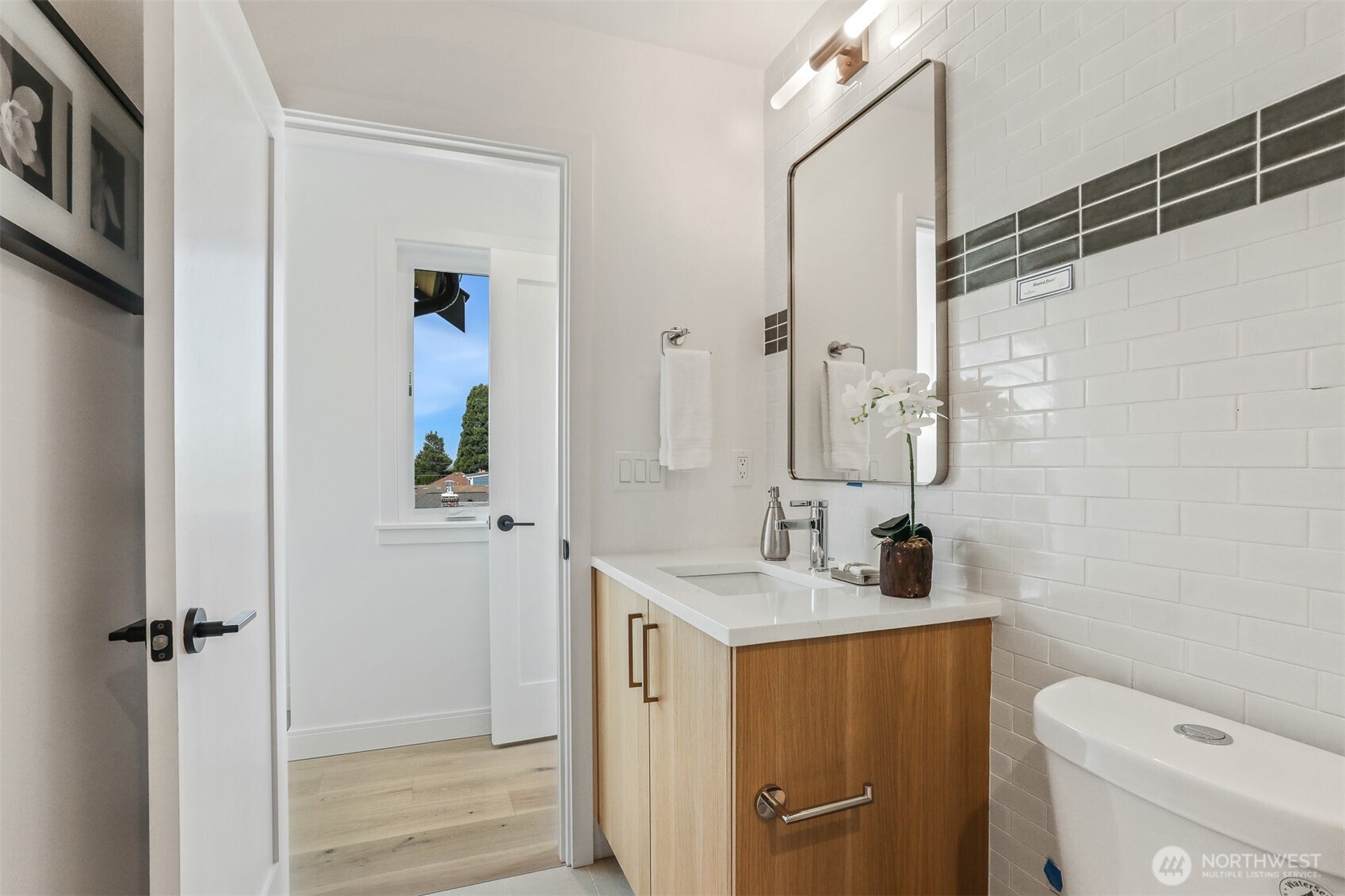 8330 24th Avenue NW, Seattle, WA 98117