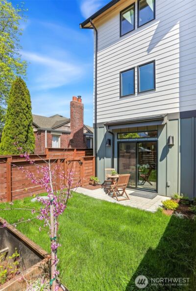 8330 24th Avenue NW, Seattle, WA 98117 - Photo 24