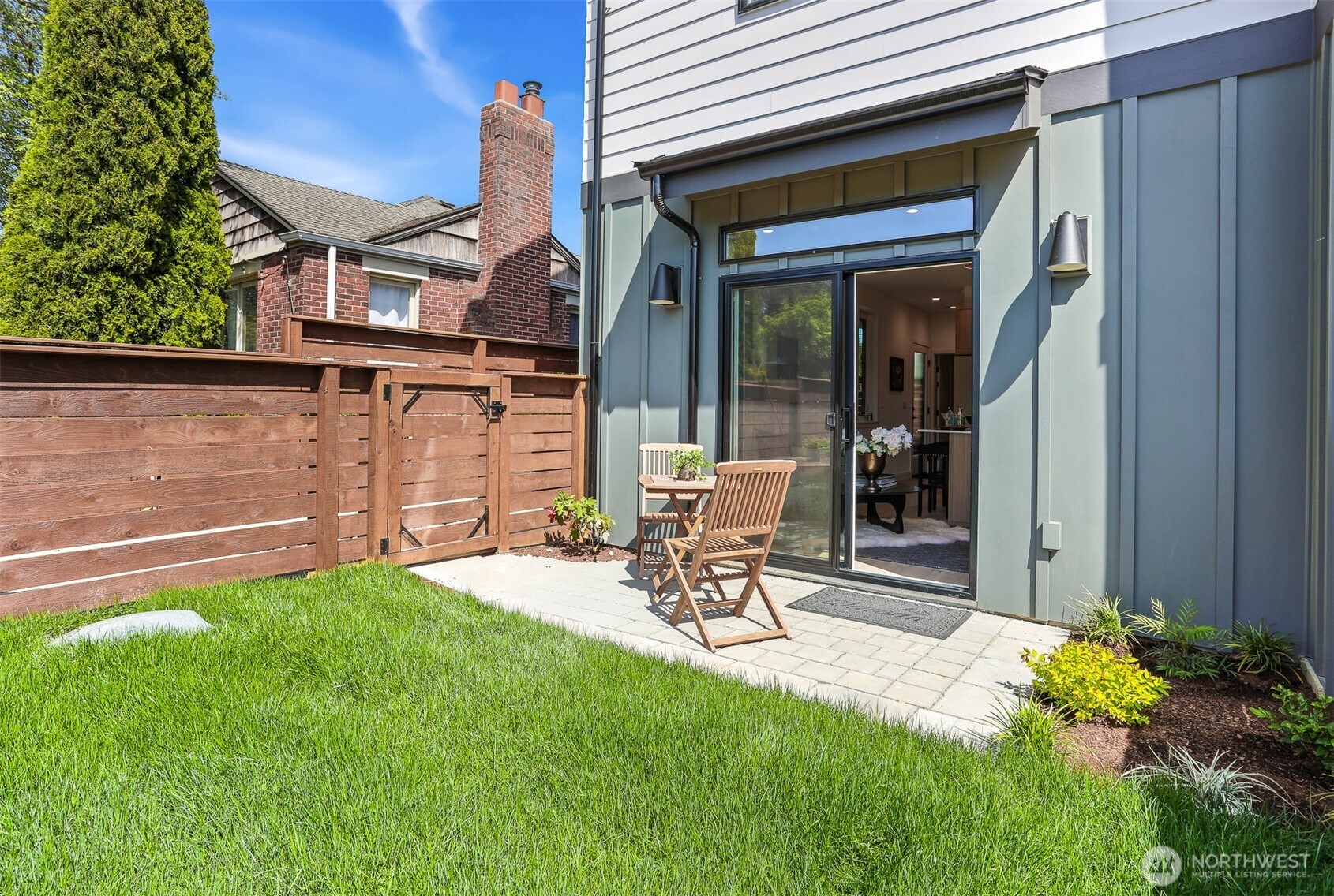 8330 24th Avenue NW, Seattle, WA 98117