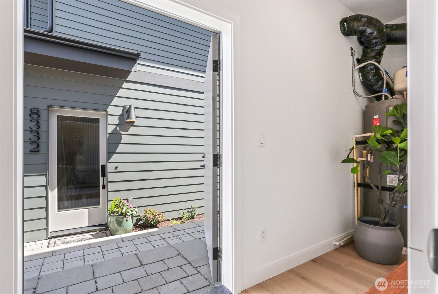 8330 24th Avenue NW, Seattle, WA 98117