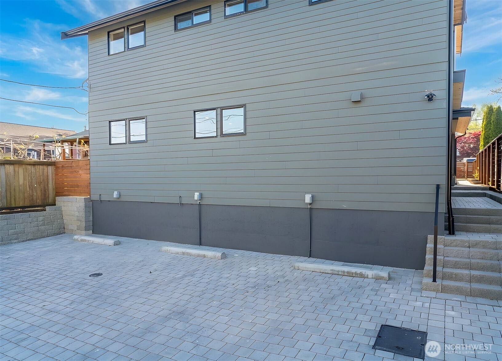 8330 24th Avenue NW, Seattle, WA 98117